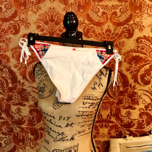 Red Carter White Bikini Bottom with Crisscrossing - Picture 4 of 6